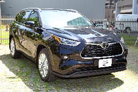 Toyota Motor Corporation: Imported Highlander